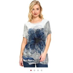 Red Coral Canadian- Blooming Flower Embellished Tee in Ivory -One size. Fits XXL